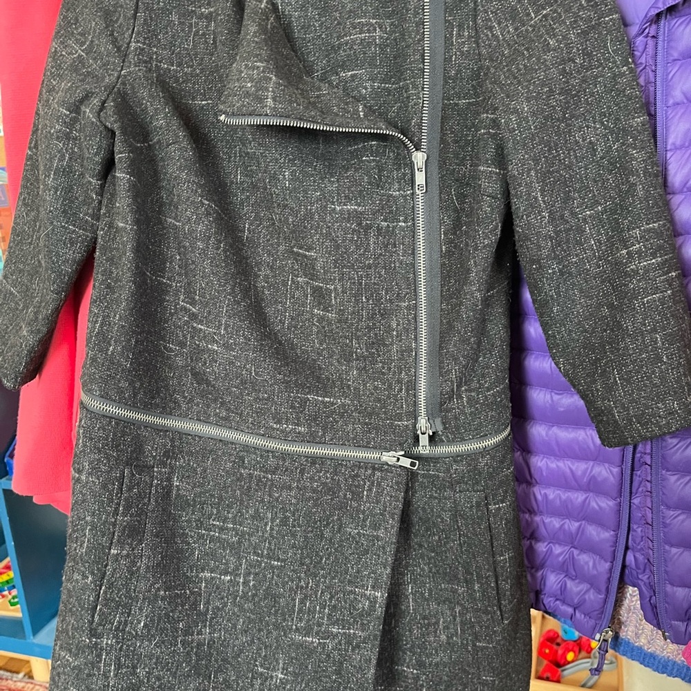 Chic Black Zippered Coat
